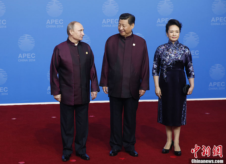 圖為習(xí)近平夫婦歡迎俄羅斯總統(tǒng)普京。中新社發(fā) 杜洋 攝