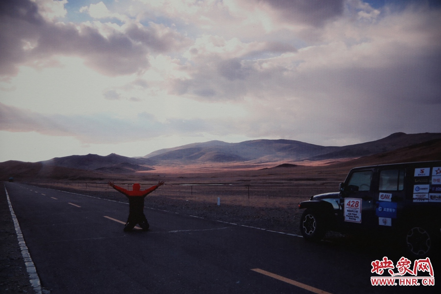 賽車(chē)的世界、更是男人的世界。圖為部分參展攝影作品。