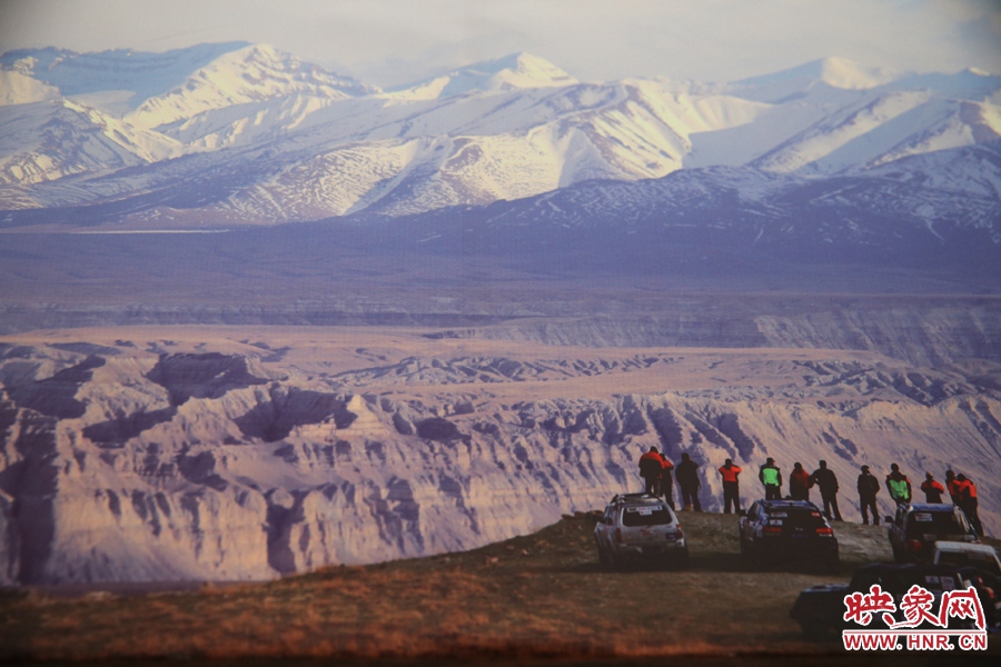 賽車(chē)的世界、更是男人的世界。圖為部分參展攝影作品。