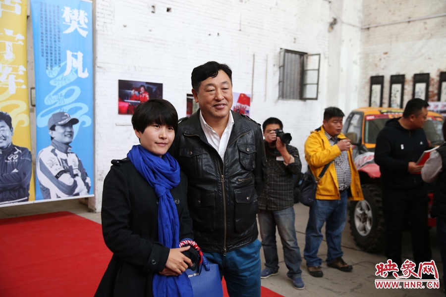 車(chē)手是這里最亮的星星。