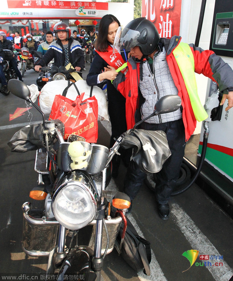 今年廣東、廣西兩省共193座中石化油站將為返鄉(xiāng)車主提供“6+X”免費服務(wù)，并將為1萬名“返鄉(xiāng)摩騎”免