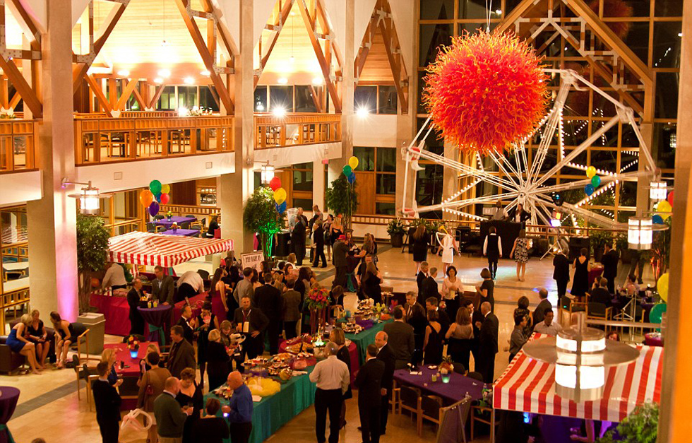 盤點全球最酷的辦公室 內(nèi)設(shè)滑梯游戲廳和糖果店