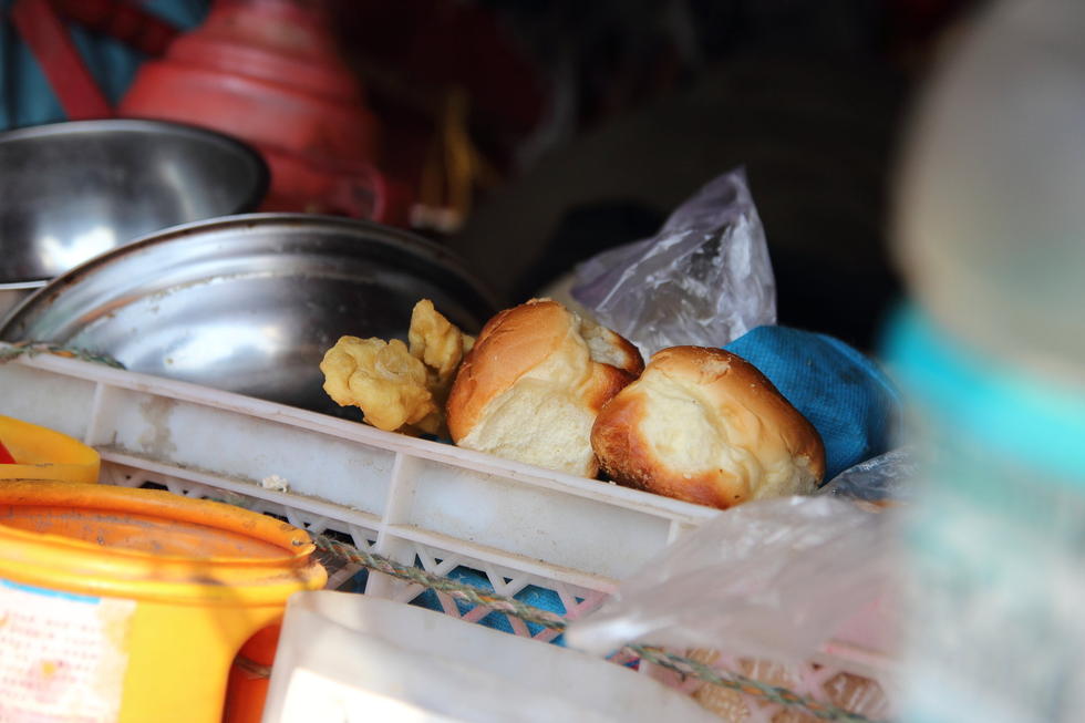 山東花甲老人為尋妻 拉“房車(chē)”四海為家