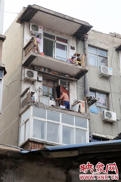 據(jù)了解，該棟房屋建造于1986年，距今已經(jīng)30年。