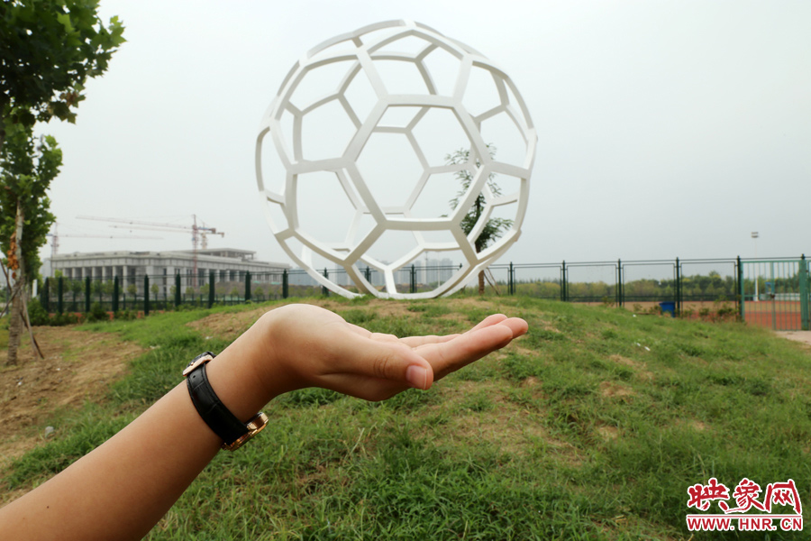 托”足球“。