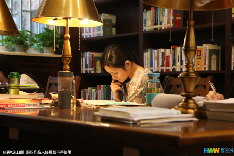 重慶大學(xué)改造翻新的“民國風(fēng)圖書館”走紅網(wǎng)絡(luò)，引得無數(shù)網(wǎng)友點(diǎn)贊