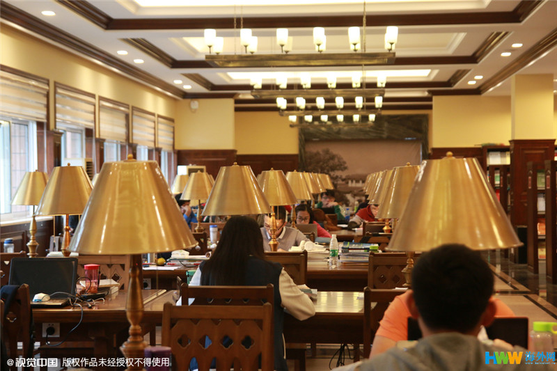 重慶大學(xué)改造翻新的“民國風(fēng)圖書館”走紅網(wǎng)絡(luò)，引得無數(shù)網(wǎng)友點(diǎn)贊