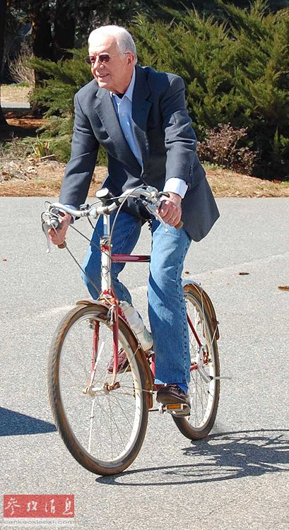 各國領(lǐng)導(dǎo)人退休后都干啥？小布什刷盤布朗教書