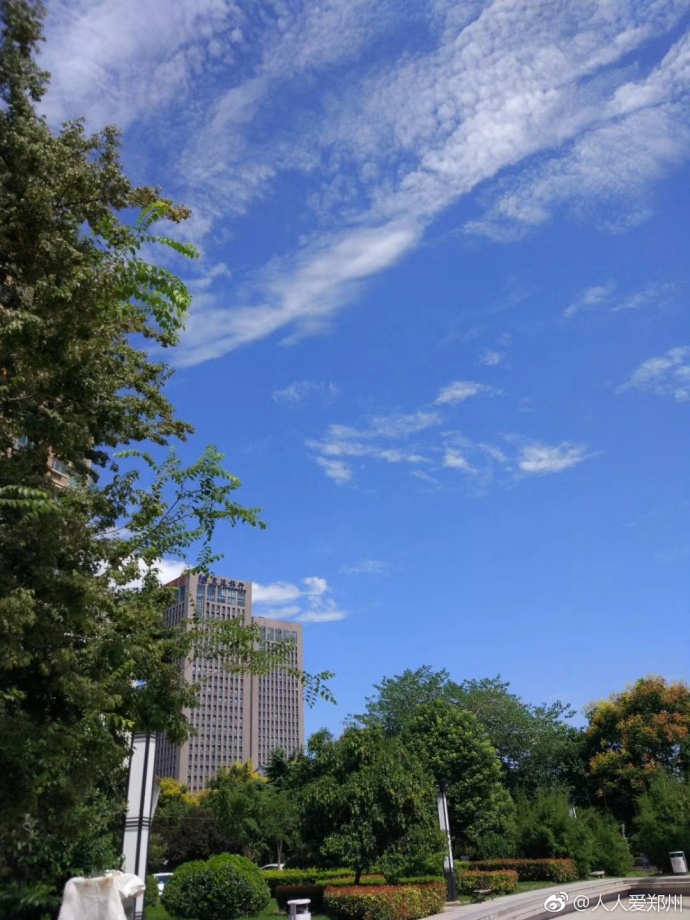 又被鄭州的藍(lán)天刷屏！隨便一拍就是手機(jī)壁紙