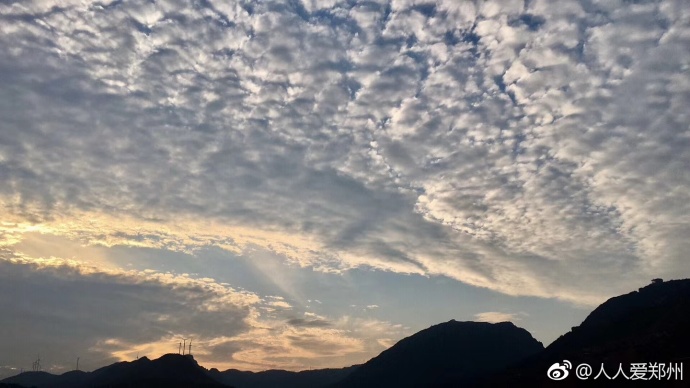 又被鄭州的藍(lán)天刷屏！隨便一拍就是手機(jī)壁紙