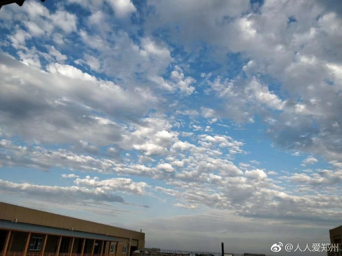 又被鄭州的藍(lán)天刷屏！隨便一拍就是手機(jī)壁紙