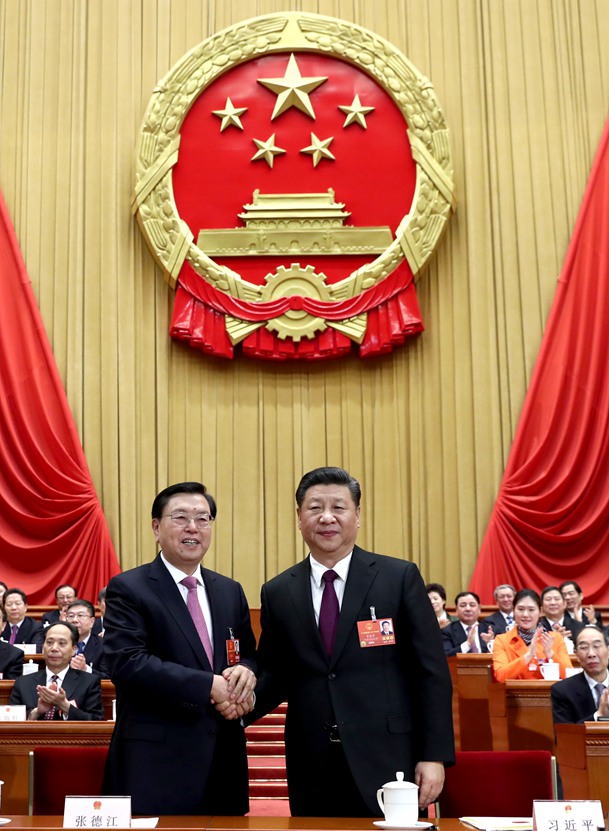 習(xí)近平當(dāng)選國家主席、中央軍委主席