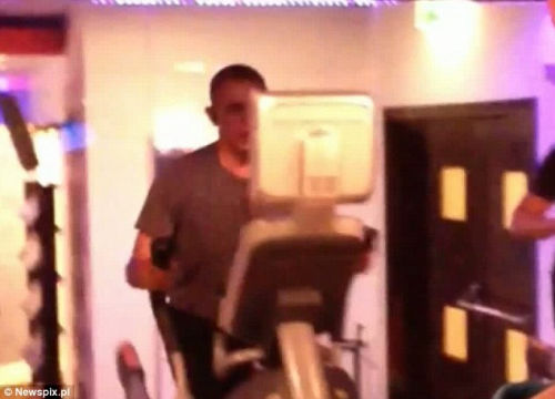 奧巴馬安保現(xiàn)漏洞舉啞鈴健身時(shí)遭偷拍（組圖）（4）