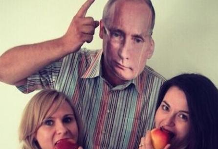 波蘭發(fā)起全民吃蘋(píng)果運(yùn)動(dòng) 抗議俄羅斯制裁(圖)