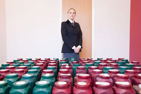 英25萬具骨灰滯留殯儀館，部分存放逾40年無人認領。（網(wǎng)頁截圖）