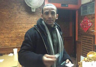 涉案的男性騙徒。（美國(guó)《世界日?qǐng)?bào)》/受害商家提供）