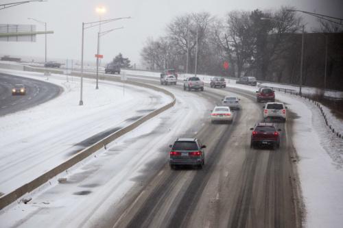 特大暴風(fēng)雪襲擊美國東北部，多州進(jìn)入緊急狀態(tài)。