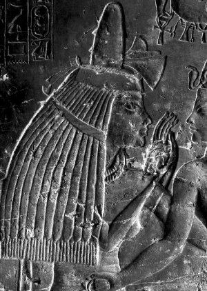 墓中壁畫顯示，馬婭把年幼的圖坦卡蒙抱在膝上。