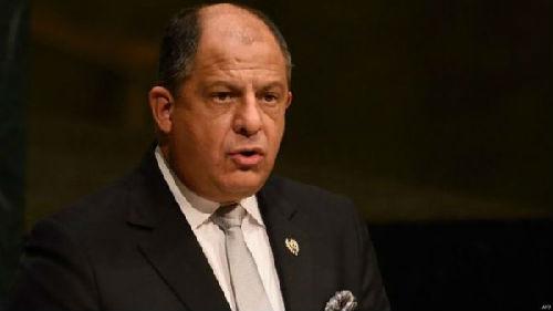 哥斯達(dá)黎加總統(tǒng)路易斯·索利斯表示，政府亟需資金因應(yīng)財(cái)政赤字，但中國(guó)提供10億美元貸款的時(shí)機(jī)仍未成熟。（圖片來(lái)源：英國(guó)廣播公司網(wǎng)站）