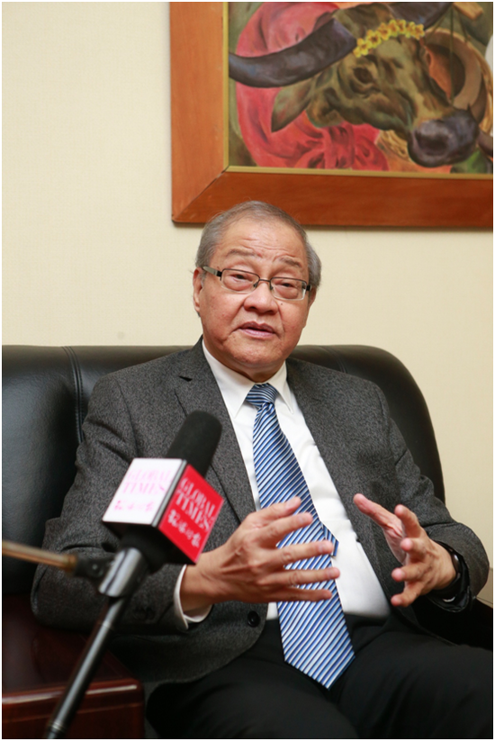 羅馬納大使在菲律賓駐華大使館接受本報記者專訪。李昊攝