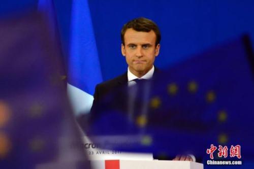 圖為馬克龍在慶祝集會上。中新社記者 龍劍武 攝