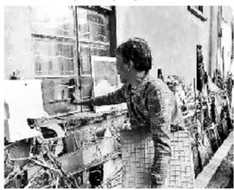 老人家中被盜四次，因而如此來保護(hù)自己