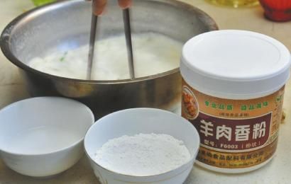 市面上出售的羊肉香粉等食品添加劑。
