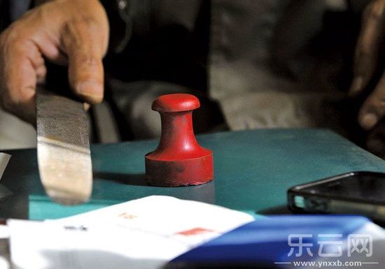 陶云江說起自己的女兒、家庭和現(xiàn)在的狀況時幾度哽咽