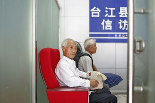 老人討要億萬(wàn)藏品續(xù):被扣13年 自稱(chēng)全遭警方掉包