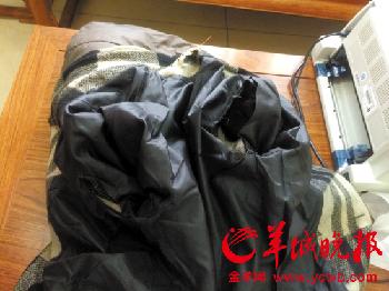 年邁體弱，一些老人家中衣物多年未洗，又舊又破