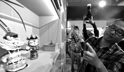 北京故宮吉祥物“壯壯”和“美美”昨天首度對外亮相。中新社發(fā)