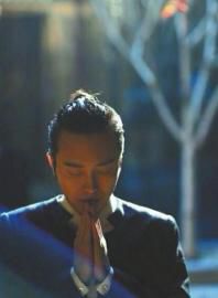 網(wǎng)傳李玉剛“出家”的照片。