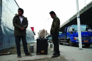 農(nóng)民工撿到13萬糾結(jié)3天還給失主 農(nóng)民工撿到13萬糾結(jié)3天還給失主