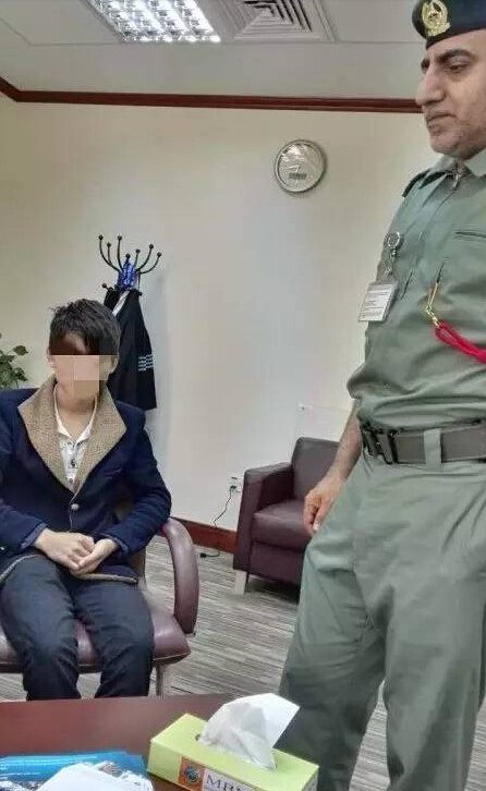 少年聽(tīng)說(shuō)當(dāng)乞丐月掙47萬(wàn)元 潛入飛機(jī)偷渡去迪拜