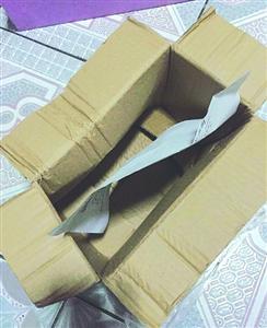 拼多多團(tuán)購面膜，結(jié)果送來一個(gè)空盒、一張紙條。