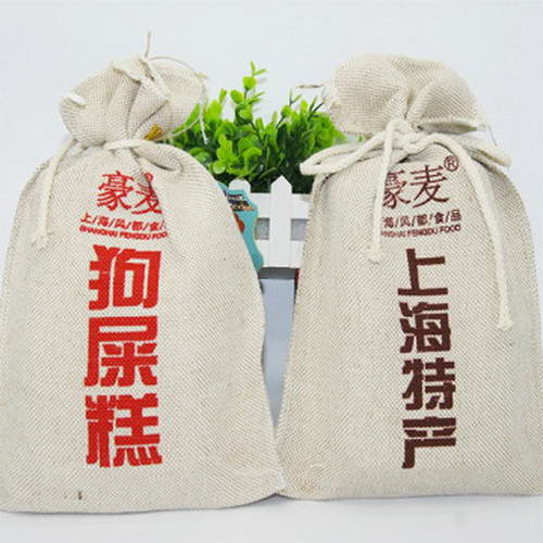 上海某公司推出的一款名為“狗屎糕”的產(chǎn)品引來(lái)不少質(zhì)疑。