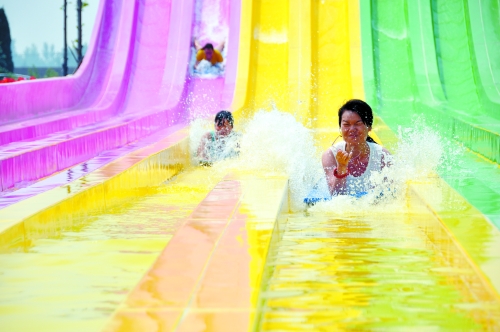 安陽天之瑤水上樂園學(xué)生免費玩，成人49元