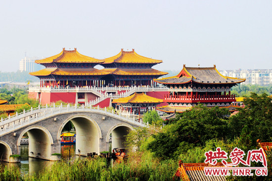 美不勝收 爬山、游園、賞奇觀（組圖）