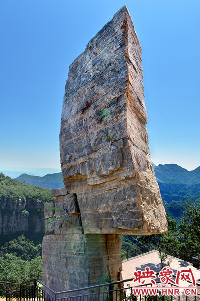 黛眉山景區(qū)萬(wàn)張門票回饋新安縣全體教職工
