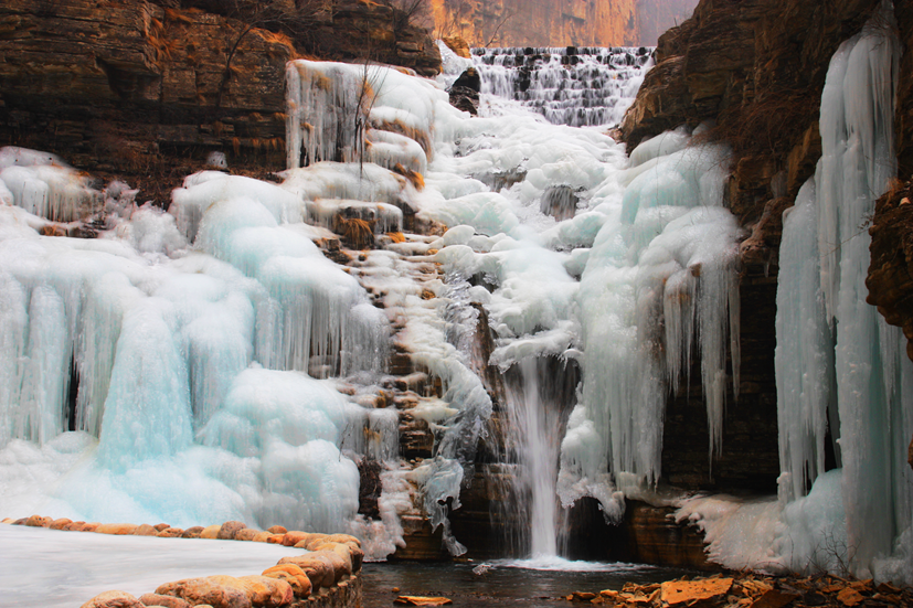 冬天來(lái)通天峽看冰掛吧!景區(qū)門(mén)票半價(jià)優(yōu)惠哦。