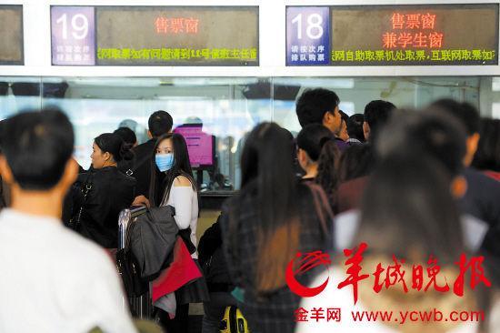 2015年春運(yùn),“囤票”不再是黃牛的專屬行為,普通乘客也開始加入其中。