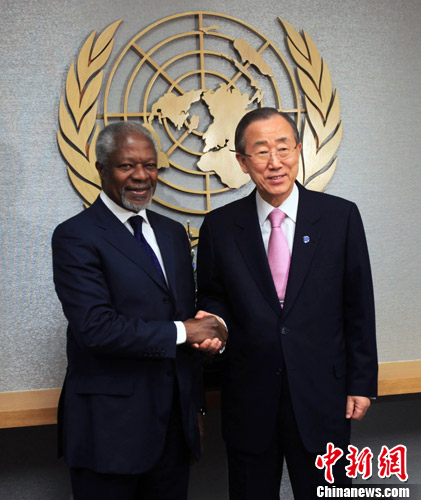 當地時間2月29日，前任聯(lián)合國秘書長科菲·安南抵達紐約聯(lián)合國總部，與現(xiàn)任聯(lián)合國秘書長潘基文就敘利亞問