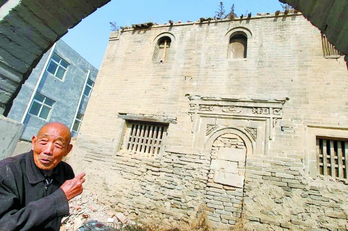 為保護(hù)古民宅，鄭州北四環(huán)繞開(kāi)5米