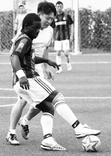 黑人小伙維安雖然沒(méi)有進(jìn)球，但其在場(chǎng)上展現(xiàn)出來(lái)的個(gè)人能力，贏得了對(duì)手的稱(chēng)贊