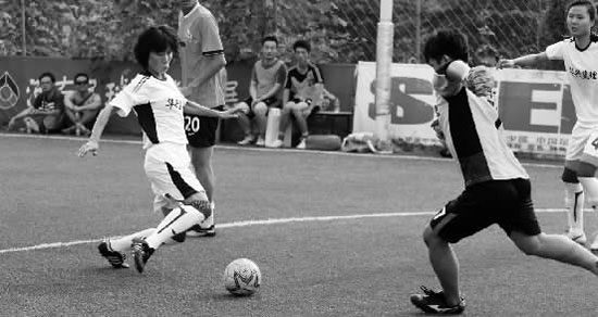 由中國女足曾經(jīng)的后防大將范運杰領(lǐng)銜的運之杰足球俱樂部，本場比賽可謂秀足高超腳法