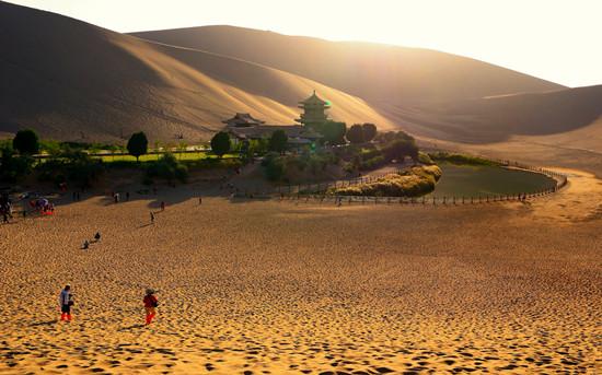 [攻略]中秋國(guó)慶節(jié)旅游怎么省錢 冷門路線是首選