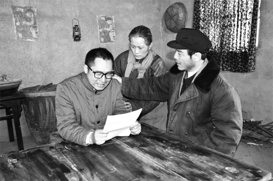 《焦裕祿》拍攝現(xiàn)場，演員穿著冬裝拍戲