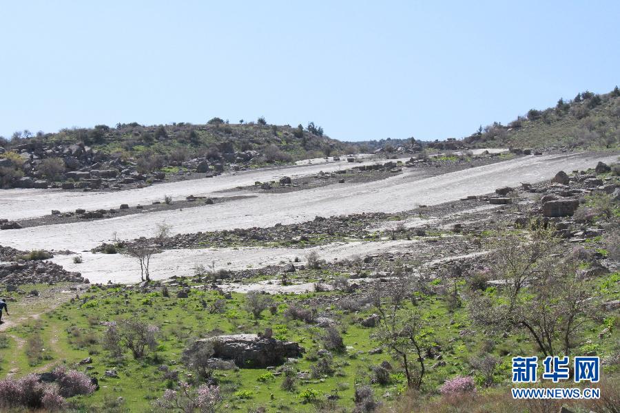 土庫(kù)曼斯坦發(fā)現(xiàn)恐龍足跡