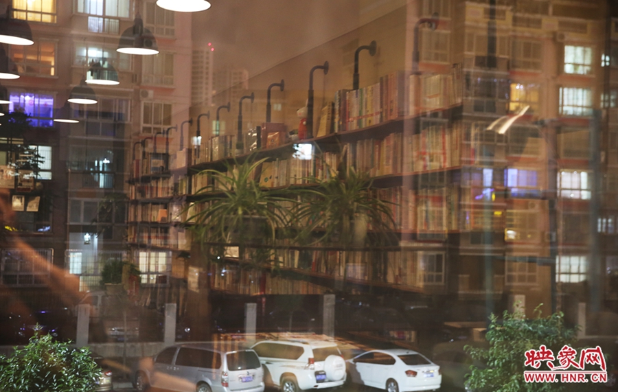 在城市的夜里，今后將有一扇屬于書的亮著的窗。