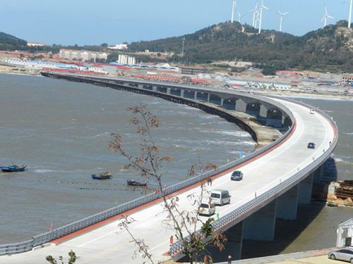 山東首座海島跨海大橋建成通車。（資料圖）